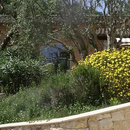 In Cagnes-sur-mer, With Pool Access, Enclosed Garden And Wifi - *