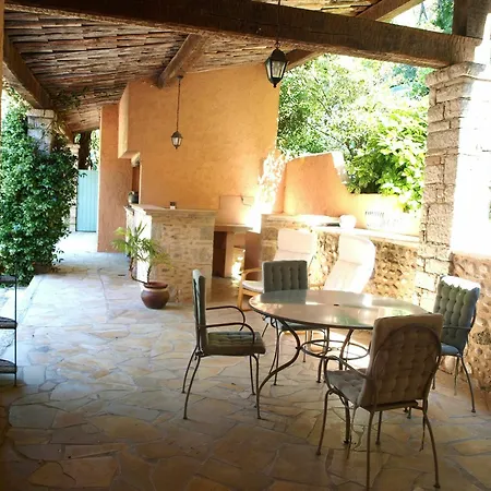 In Cagnes-sur-mer, With Pool Access, Enclosed Garden And Wifi - Apartment